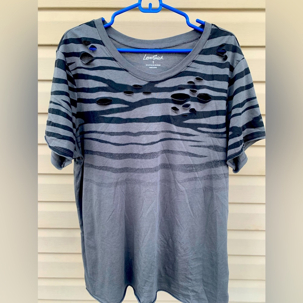 Torrid Lovesick Tee Size 1